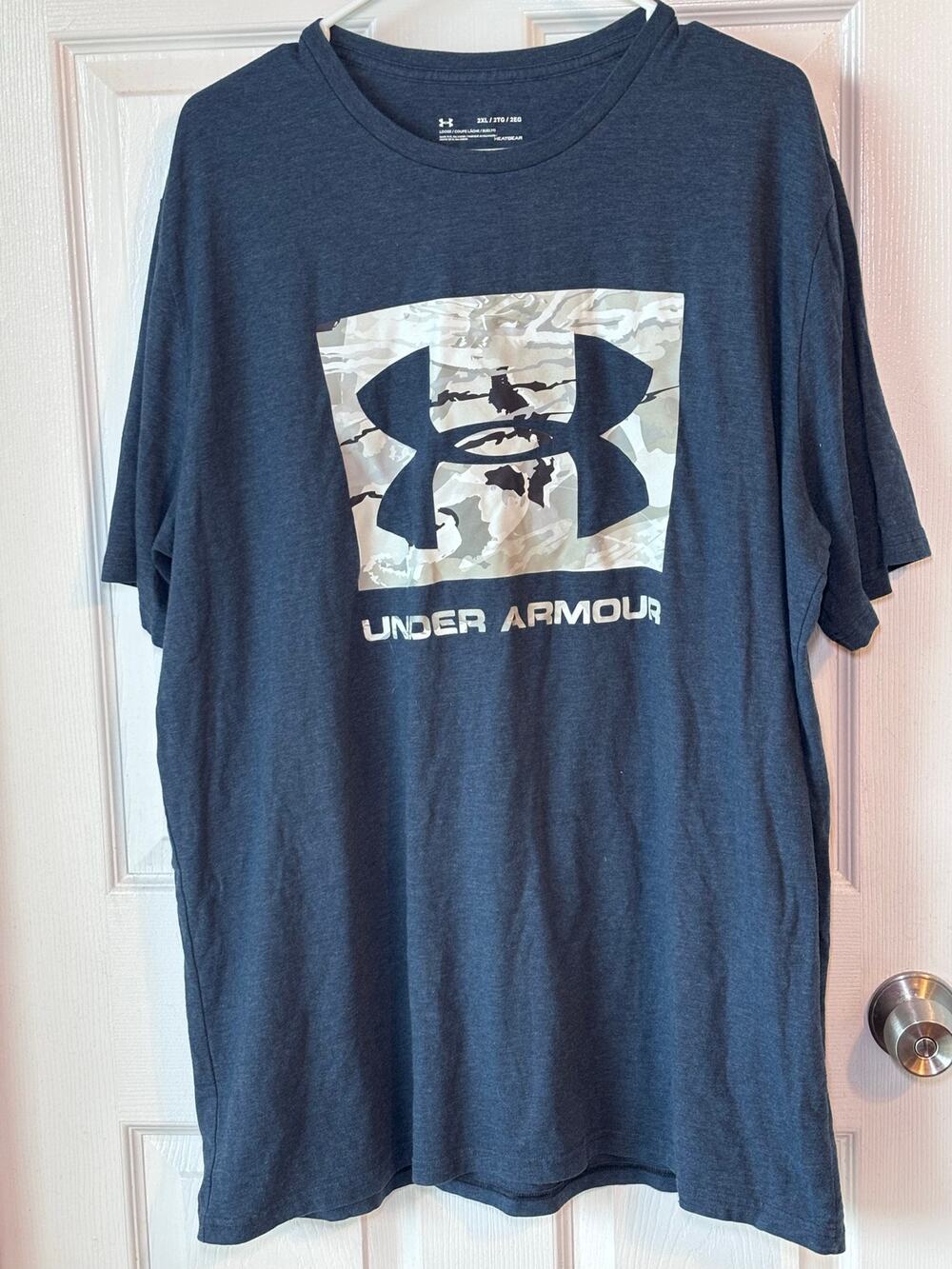 Under Armour HeatGear Men’s 2XL Loose Fit Camo Logo Graphic T-Shirt Blue